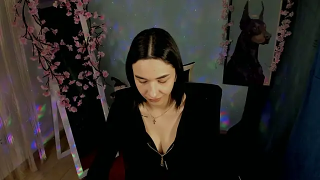 Snapshot of Bella_Night4 chatting on December 21, 2025, 7:54 am Bella Night4 online show from December 21, 2025, 7:54 am