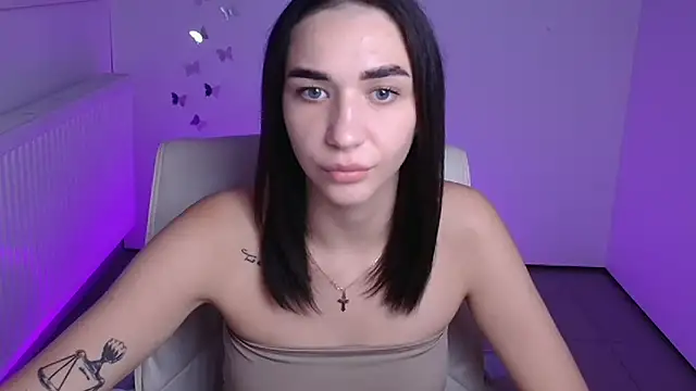 Snapshot of Bella_Night4 chatting on September 9, 2025, 5:44 pm Bella Night4 online show from September 9, 2025, 5:44 pm