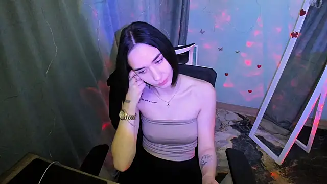 Snapshot of Bella_Night4 chatting on December 1, 2025, 8:15 am Bella Night4 online show from December 1, 2025, 8:15 am