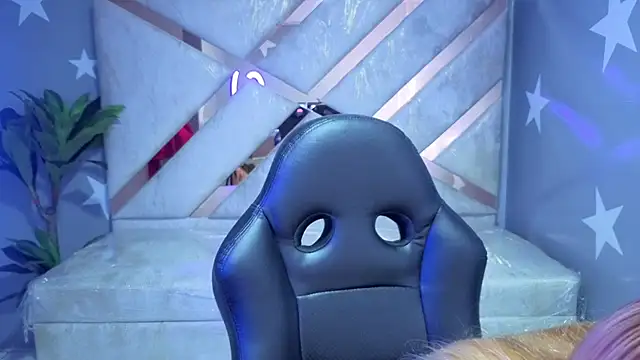 Snapshot of Candy_kush_t chatting on February 21, 2026, 8:11 pm Candy kush t online show from February 21, 2026, 8:11 pm