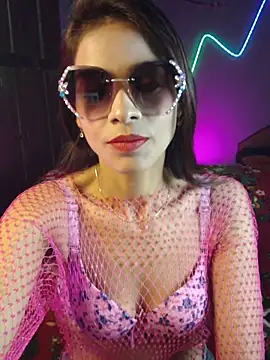 royeoy22 online show from March 26, 2026, 10:46 am