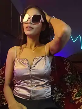 royeoy22 online show from March 10, 2026, 9:02 am