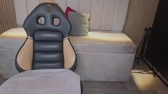  Mia Evans 1 online show from February 24, 2026, 8:21 pm