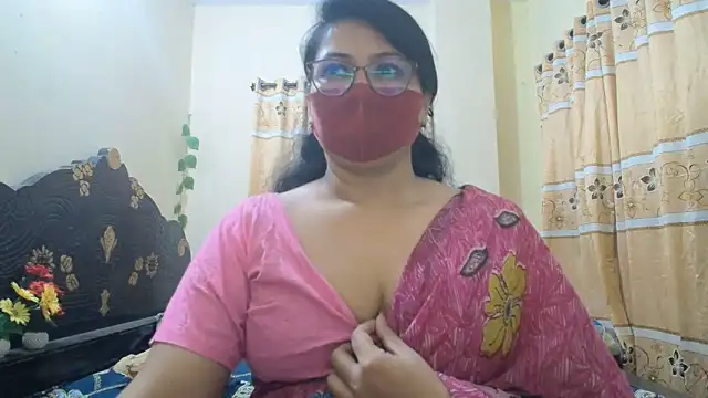 Elena cruz5 online show from March 18, 2026, 7:59 pm