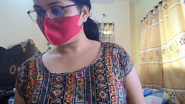 Elena cruz5 online show from April 18, 2026, 6:27 am