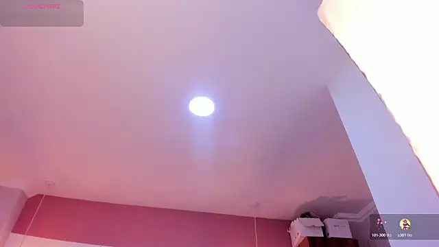 Mia Valentine  online show from November 17, 2025, 7:29 pm