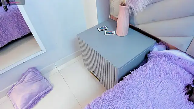 Mia Valentine  online show from February 11, 2026, 9:25 pm