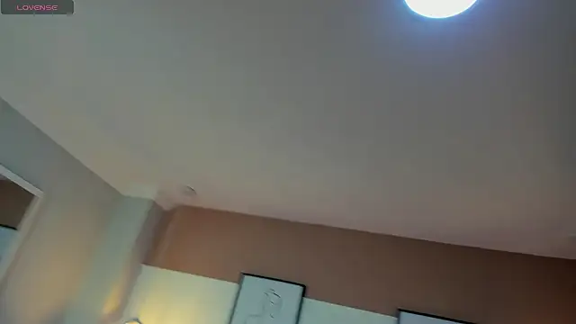 Mia Valentine  online show from February 4, 2026, 8:15 pm