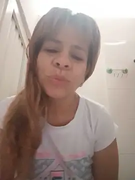 SofiaXDelRio online show from June 3, 2026, 2:07 pm