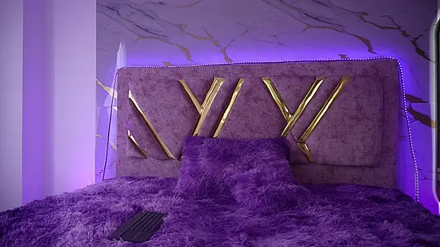 natasha vesper online show from December 5, 2025, 12:37 pm