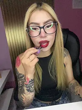 Snapshot of PrettyAshley_ chatting on July 19, 2026, 2:25 pm PrettyAshley online show from July 19, 2026, 2:25 pm