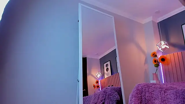 Nina Ford online show from November 15, 2025, 2:59 am