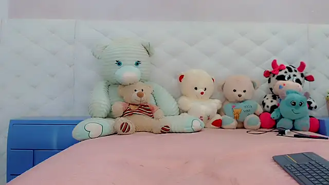 hanna sweett34 online show from December 2, 2025, 3:14 pm