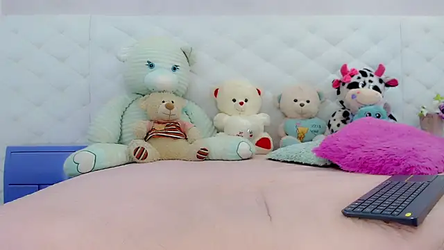 hanna sweett34 online show from December 4, 2025, 4:06 pm