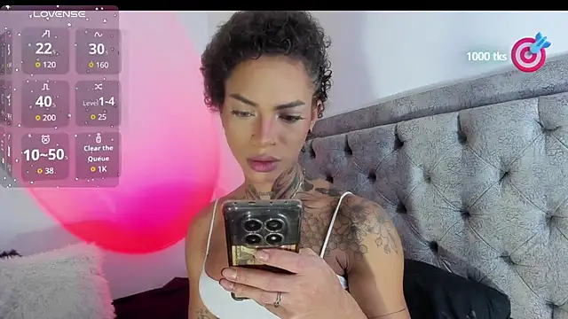 michell danna online show from October 3, 2025, 1:09 am