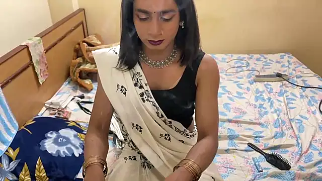 LuvLayla online show from February 18, 2026, 8:05 pm