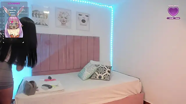 MarianaSandoval27 online show from November 29, 2025, 3:23 pm