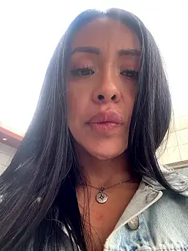 MarianaSandoval27 online show from November 21, 2025, 5:34 pm