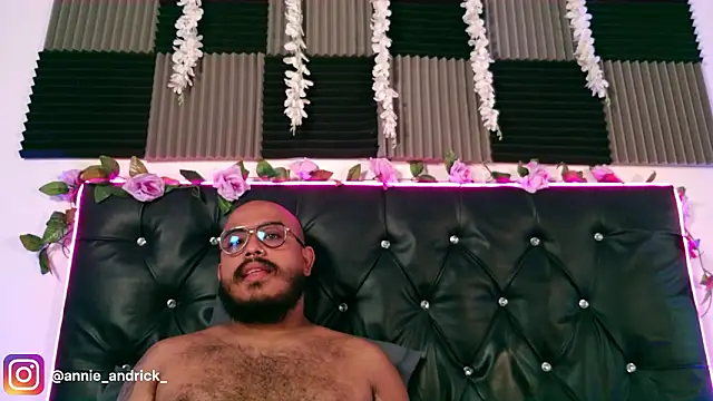  leda swan  online show from March 7, 2026, 1:38 pm