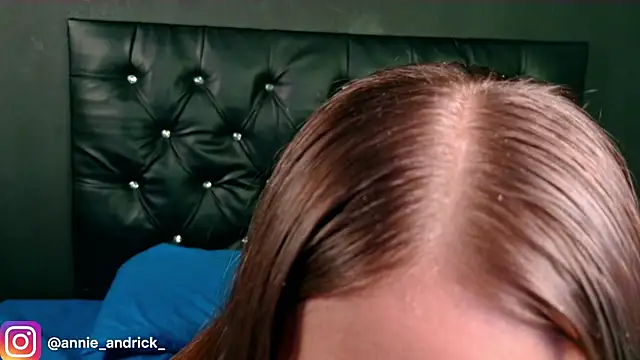  leda swan  online show from January 6, 2026, 1:15 pm