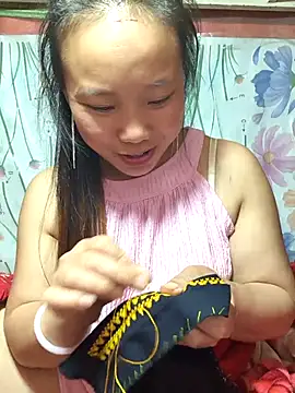 liu-liusexy online show from May 7, 2026, 2:31 pm
