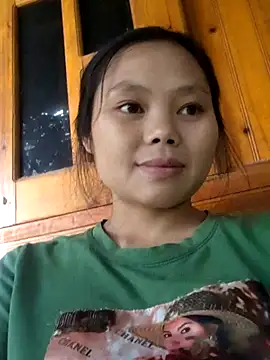 omiu-baby online show from November 5, 2025, 1:09 am