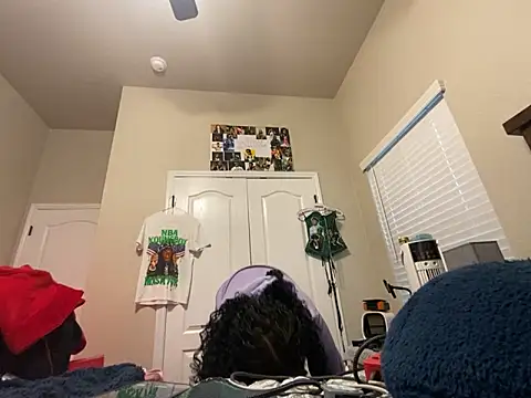 Brooke012 online show from April 4, 2026, 8:59 pm