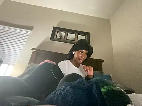 Brooke012 online show from April 7, 2026, 3:19 am