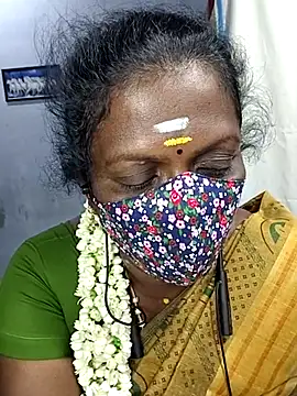 Snapshot of umashreetamil chatting on November 4, 2025, 1:15 pm umashreetamil online show from November 4, 2025, 1:15 pm