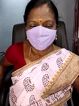 Snapshot of umashreetamil chatting on February 28, 2026, 4:17 pm umashreetamil online show from February 28, 2026, 4:17 pm