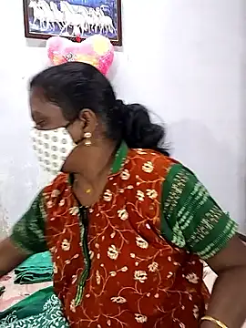 Snapshot of umashreetamil chatting on January 10, 2026, 1:50 pm umashreetamil online show from January 10, 2026, 1:50 pm