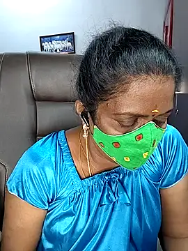 Snapshot of umashreetamil chatting on February 25, 2026, 6:41 pm umashreetamil online show from February 25, 2026, 6:41 pm