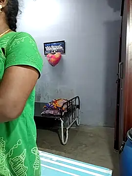 Snapshot of umashreetamil chatting on February 26, 2026, 6:46 am umashreetamil online show from February 26, 2026, 6:46 am