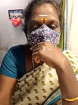 Snapshot of umashreetamil chatting on December 17, 2025, 10:20 am umashreetamil online show from December 17, 2025, 10:20 am