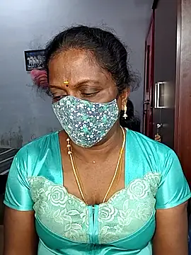 Snapshot of umashreetamil chatting on February 18, 2026, 6:04 pm umashreetamil online show from February 18, 2026, 6:04 pm