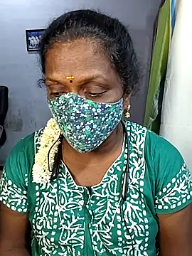 Snapshot of umashreetamil chatting on November 5, 2025, 5:05 pm umashreetamil online show from November 5, 2025, 5:05 pm