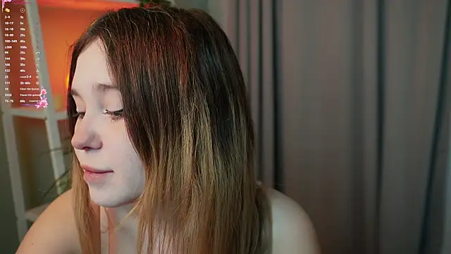 Lina Glow online show from November 26, 2025, 6:46 am