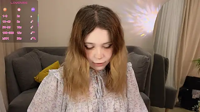 Lina Glow online show from November 29, 2025, 6:46 am