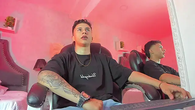 liaamsmiith  online show from January 10, 2026, 12:11 pm