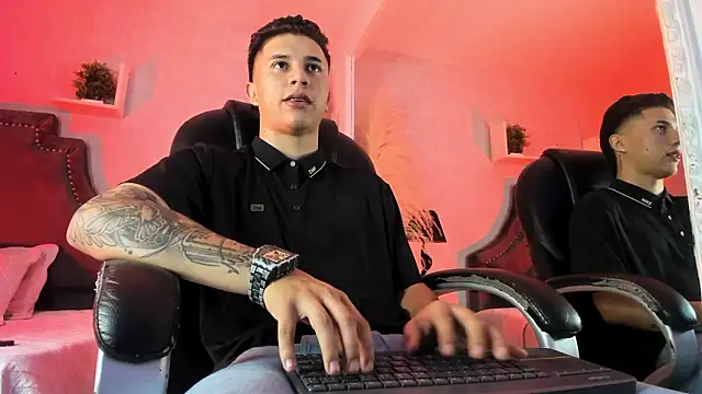 Snapshot of liaamsmiith_ chatting on February 7, 2026, 12:57 pm liaamsmiith online show from February 7, 2026, 12:57 pm