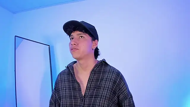 AngelFlexxx online show from September 10, 2025, 7:57 pm