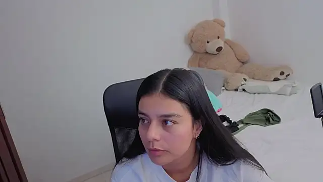 valerihouse online show from April 15, 2026, 1:11 am