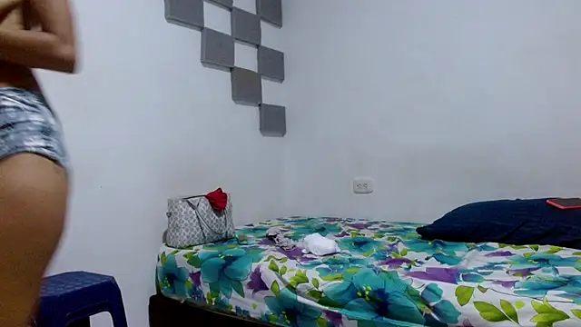 couples-hard-profond online show from September 10, 2025, 1:21 pm