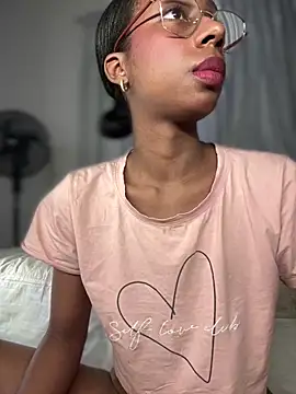 AmyRoss 1 online show from October 7, 2025, 1:34 pm