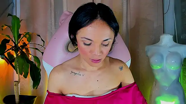 Snapshot of Cristal_Gem1 chatting on May 27, 2026, 11:50 am Cristal Gem1 online show from May 27, 2026, 11:50 am