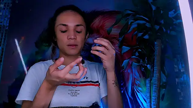 Cristal Gem1 online show from November 11, 2025, 3:12 am