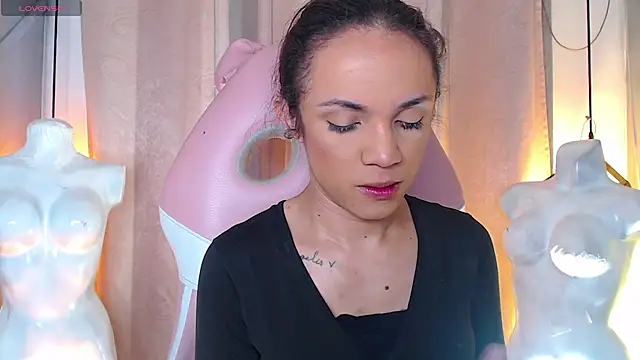 Cristal Gem1 online show from April 15, 2026, 11:27 am