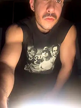 Snapshot of Darg98 chatting on September 22, 2025, 10:49 pm Darg98 online show from September 22, 2025, 10:49 pm