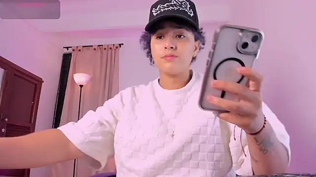 Snapshot of LiaaMoretzz chatting on January 17, 2026, 4:05 am LiaaMoretzz online show from January 17, 2026, 4:05 am