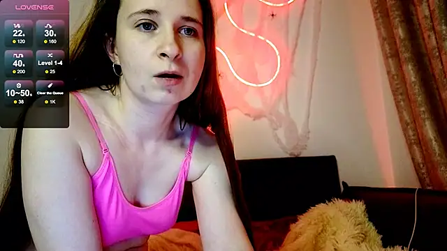 Snapshot of _Linett_ chatting on October 31, 2025, 7:54 pm  Linett  online show from October 31, 2025, 7:54 pm